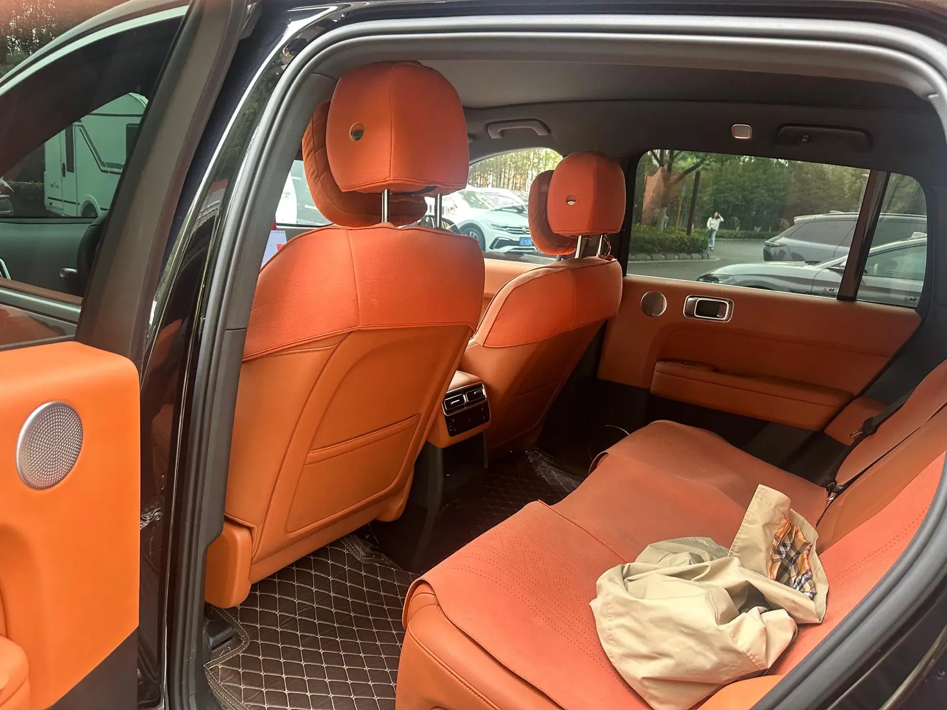 2024 LI L6 thumbnail 3