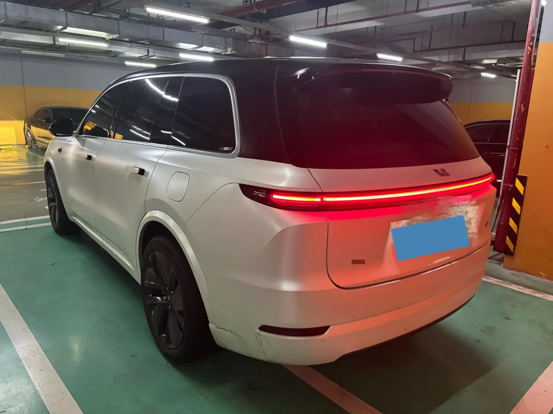 2022 LI L9 thumbnail 2