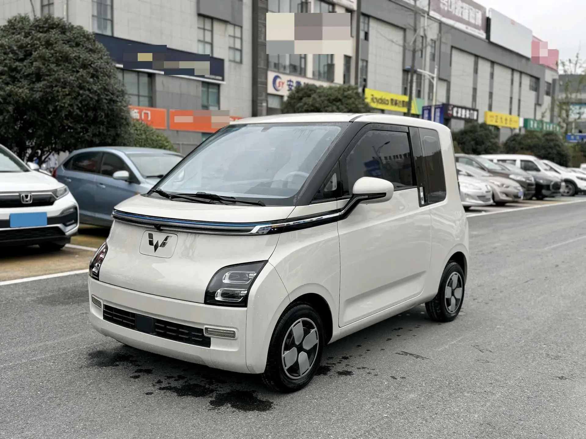 2023 WULING AIR view 1