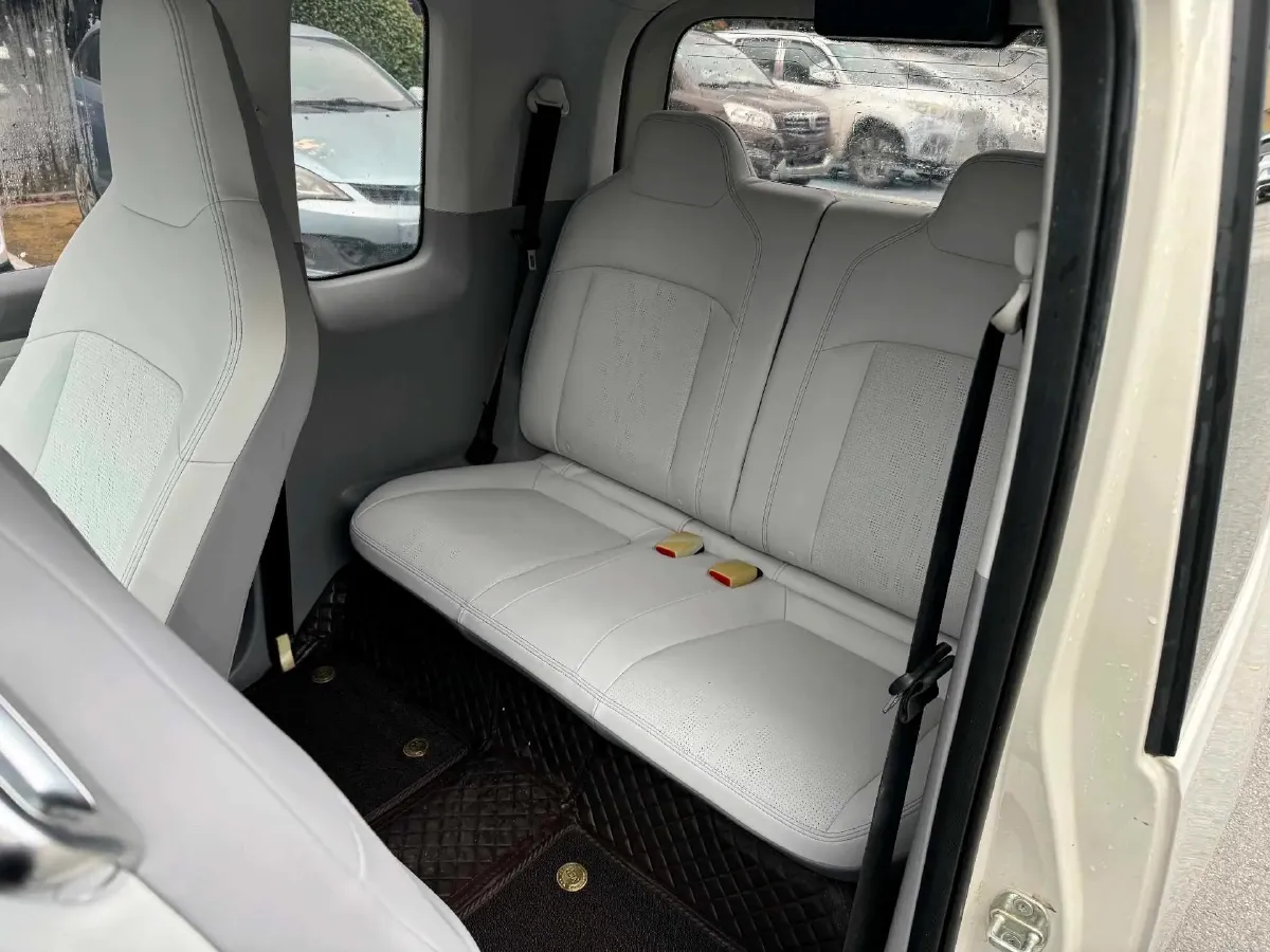 2023 WuLing Air ev BEV 28.4KWH,autocango,china used car exporter,china ev exporter,chinese used car exporter,chinese used ev exporter