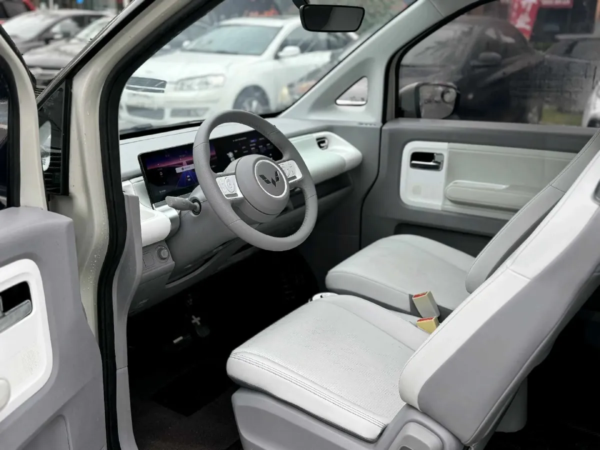 2023 WuLing Air ev BEV 28.4KWH,autocango,china used car exporter,china ev exporter,chinese used car exporter,chinese used ev exporter