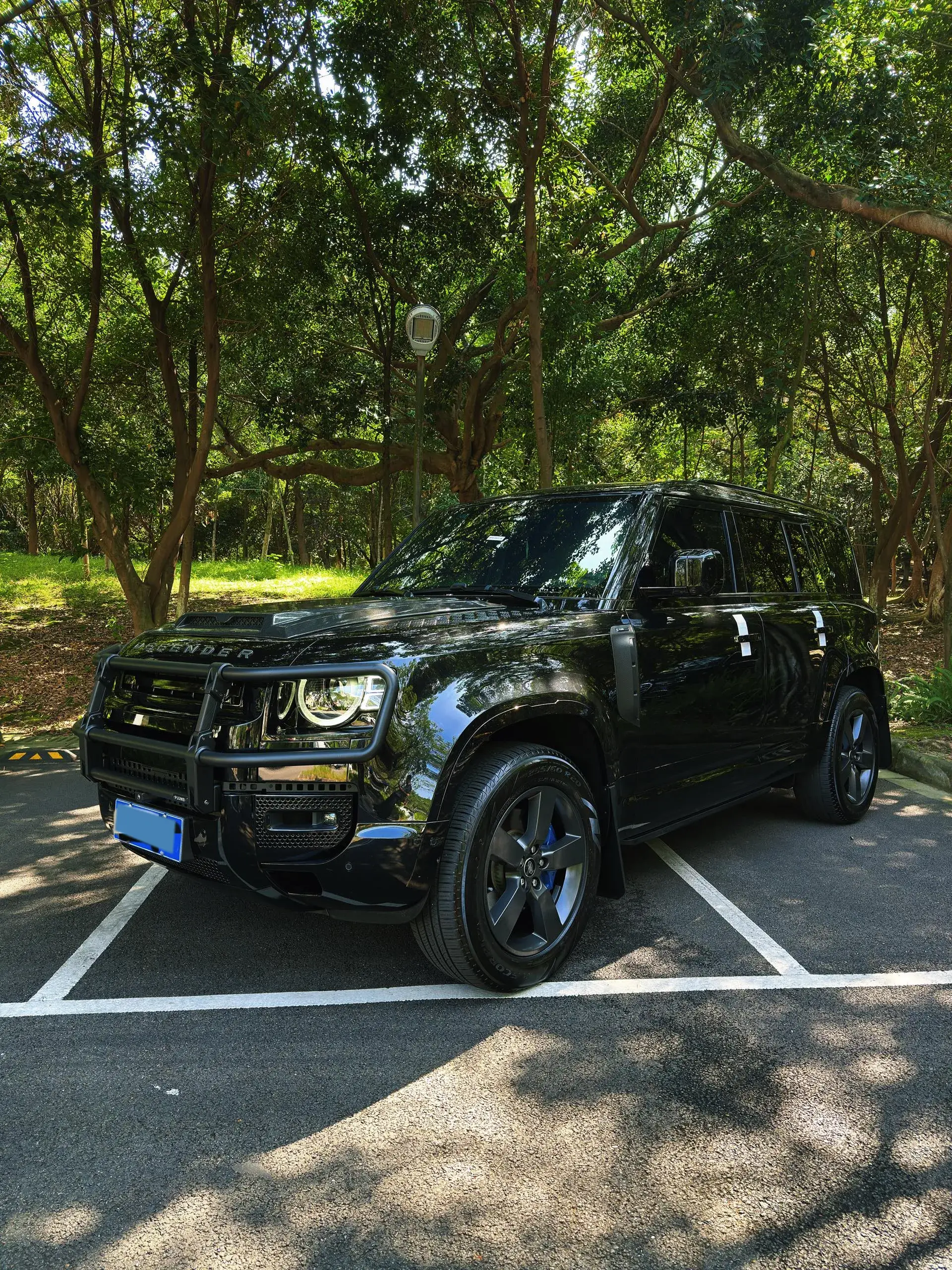 2024 LAND ROVER view 1