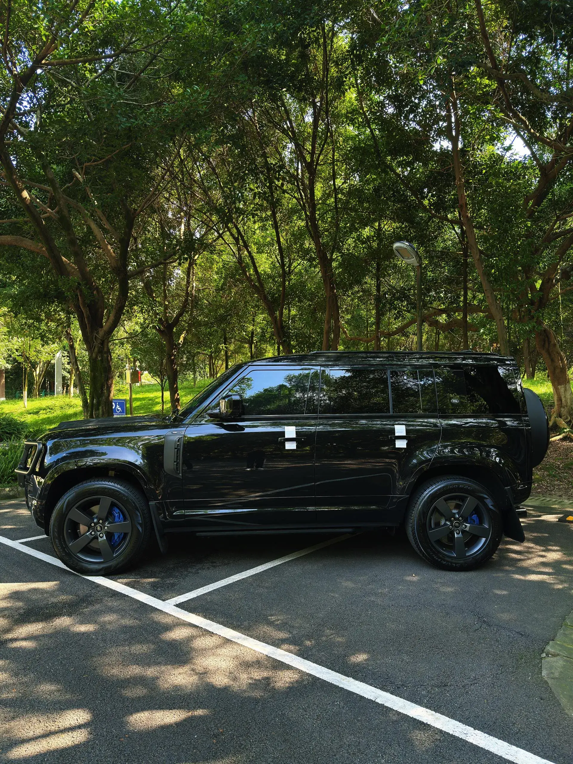 2024 LAND ROVER thumbnail 3