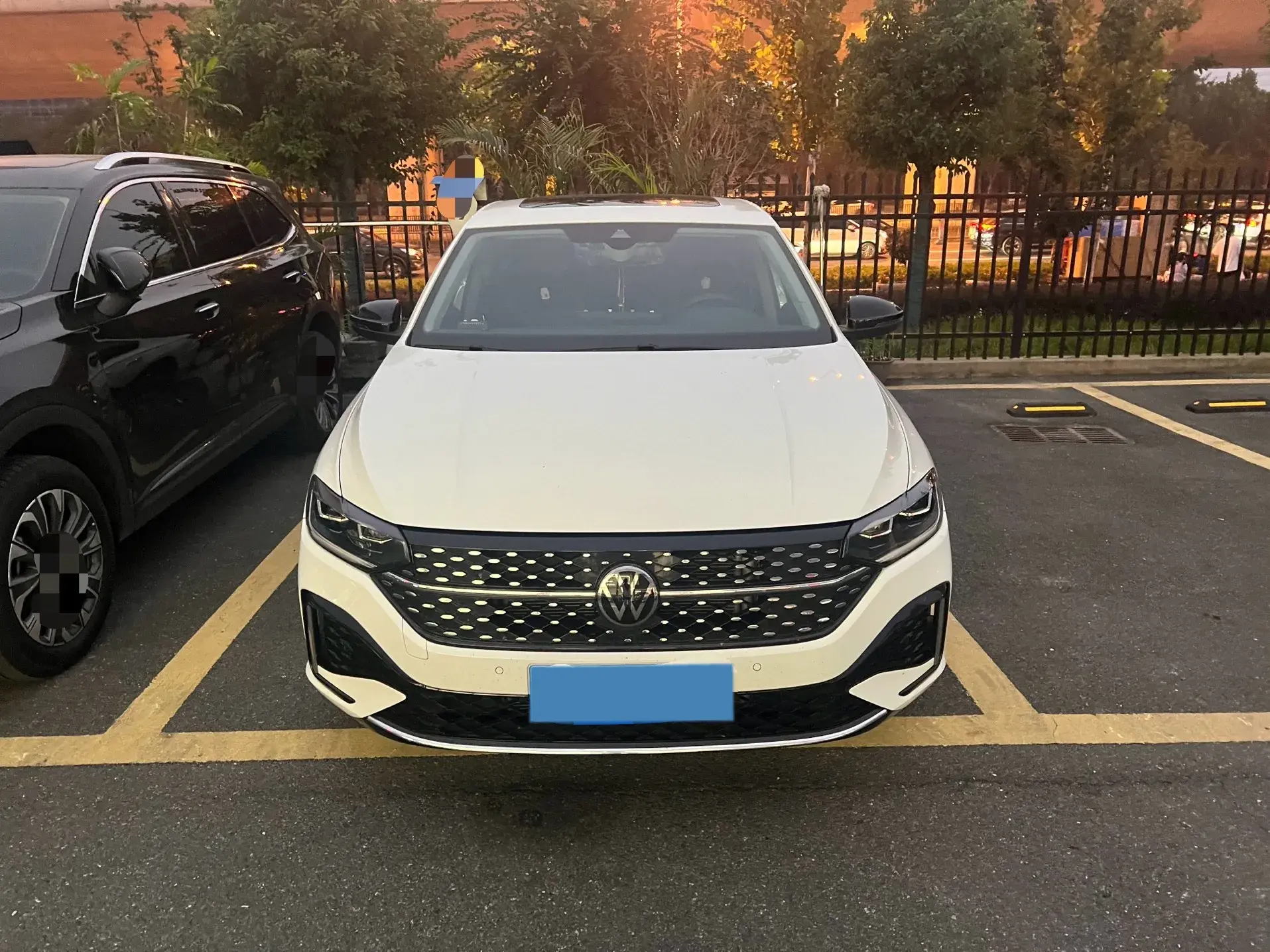 2024 VOLKSWAGEN LAVIDA thumbnail 3