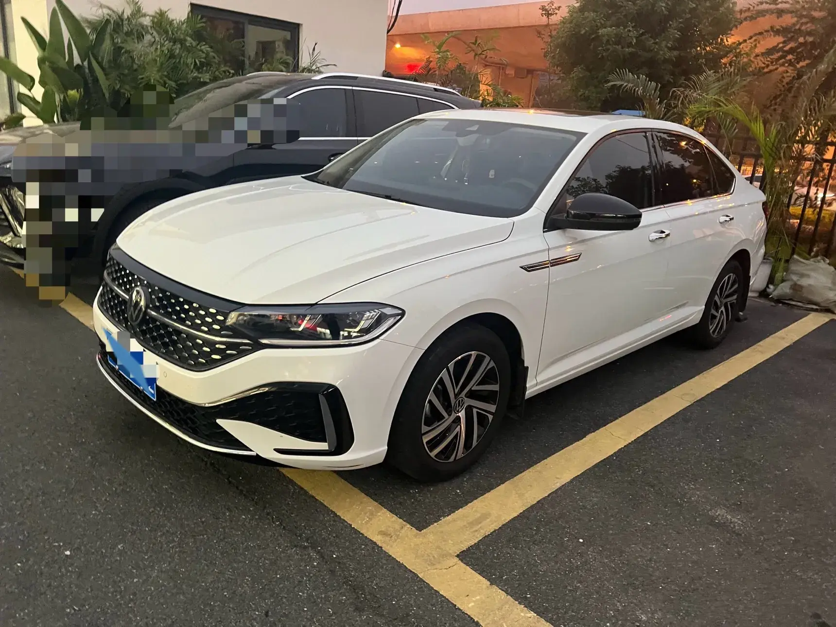 2024 VOLKSWAGEN LAVIDA view 1