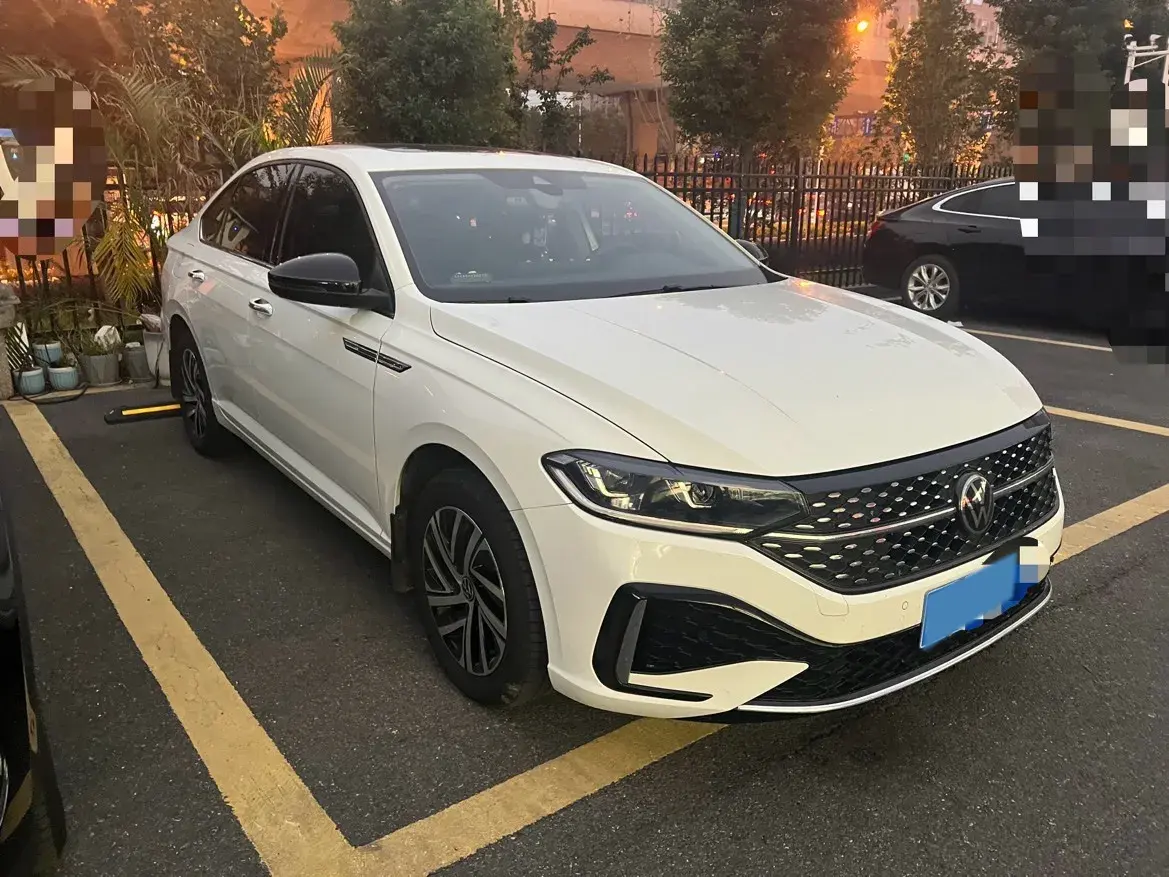 2024 VOLKSWAGEN LAVIDA thumbnail 2