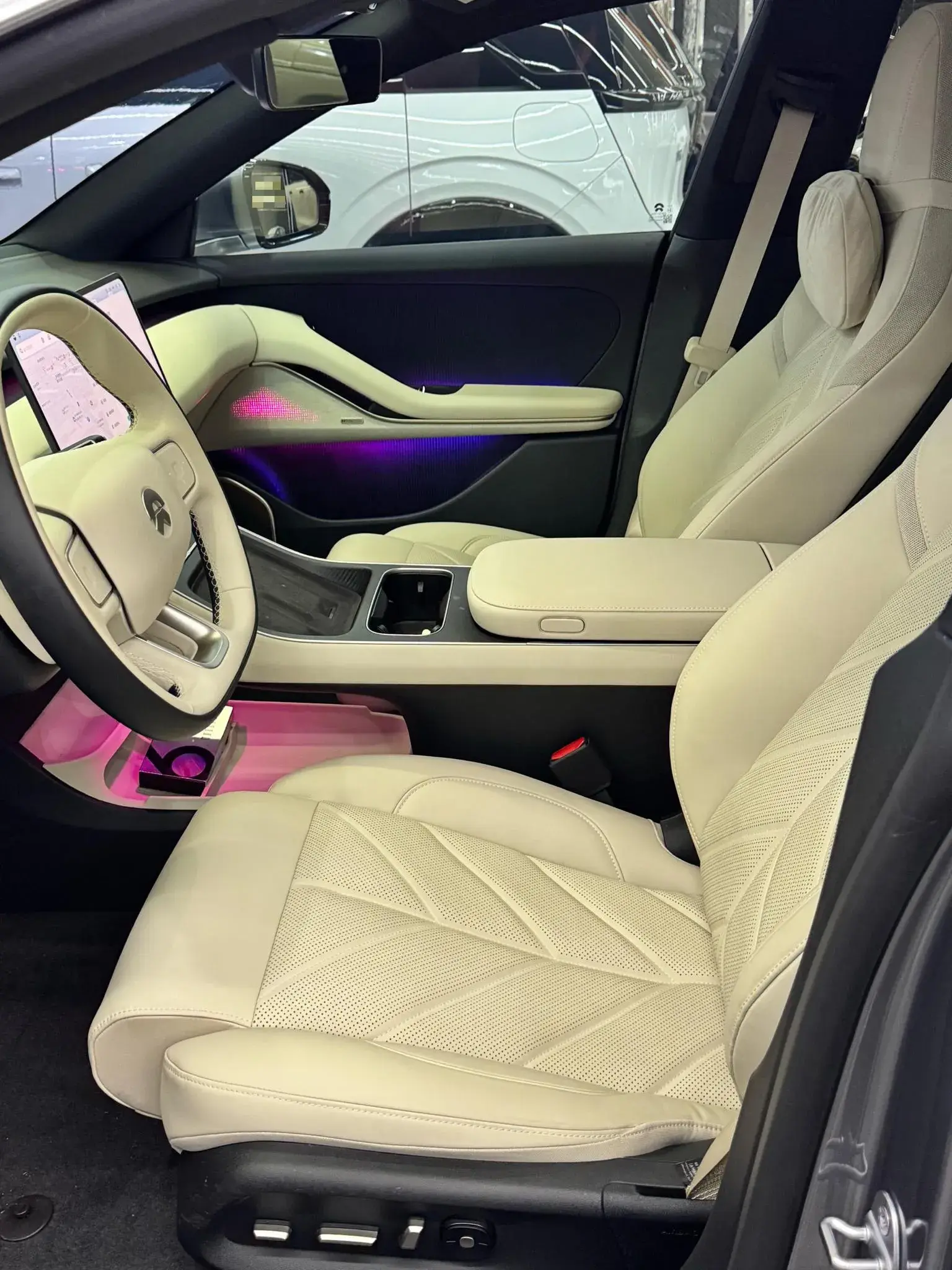 2025 NIO ET5T thumbnail 3