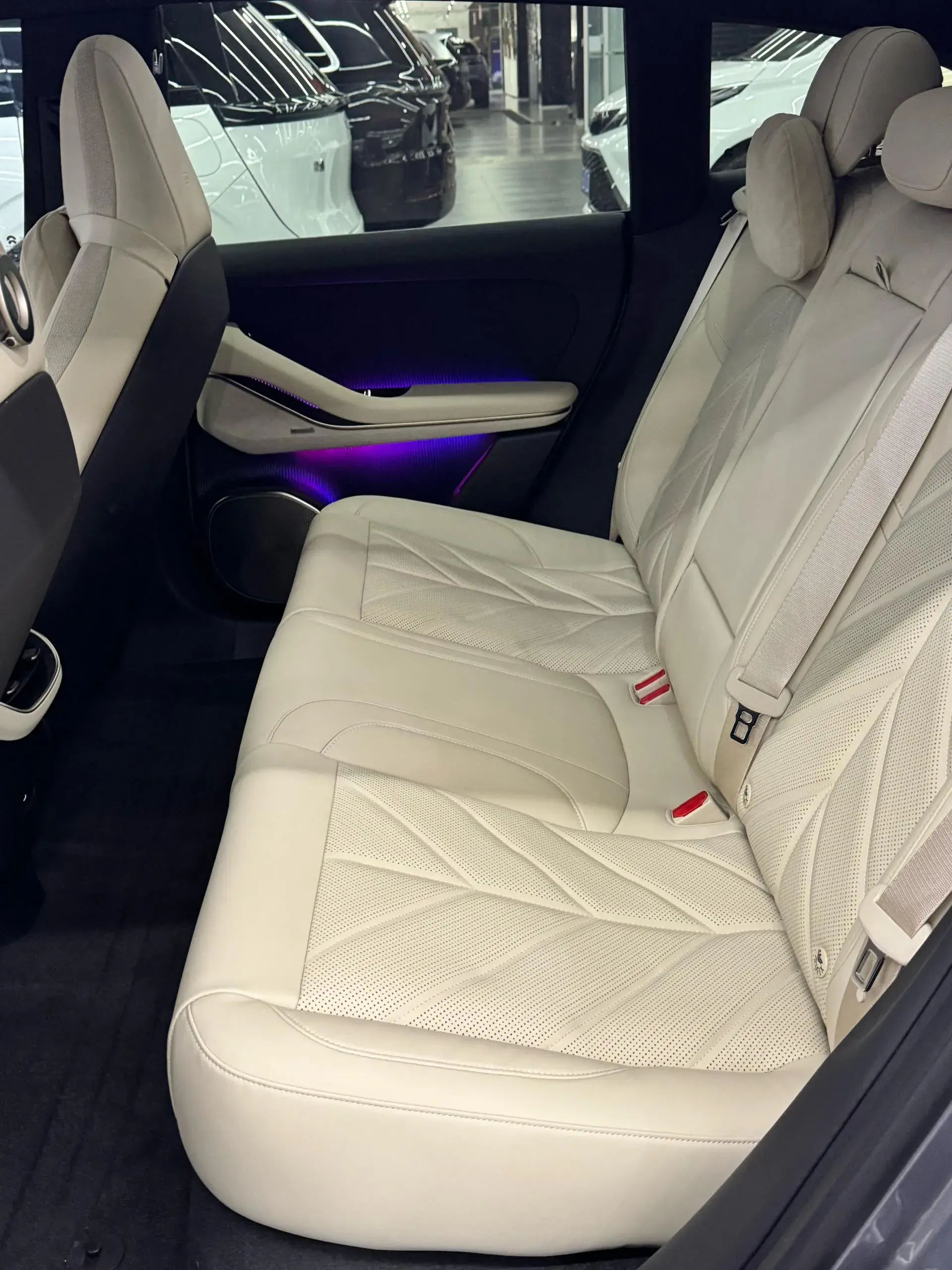 2025 NIO ET5T thumbnail 4