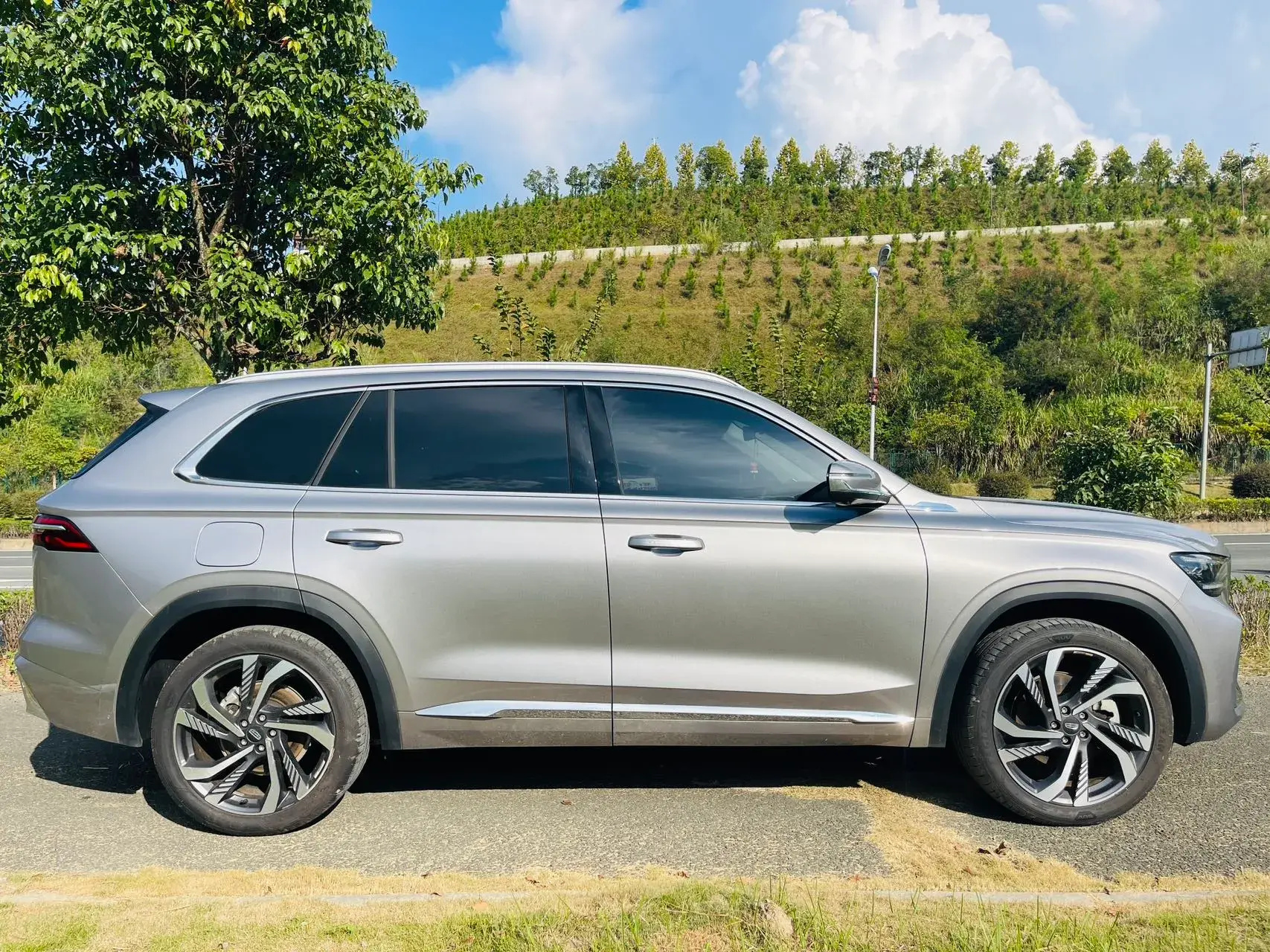 2021 GEELY MONJARO thumbnail 4