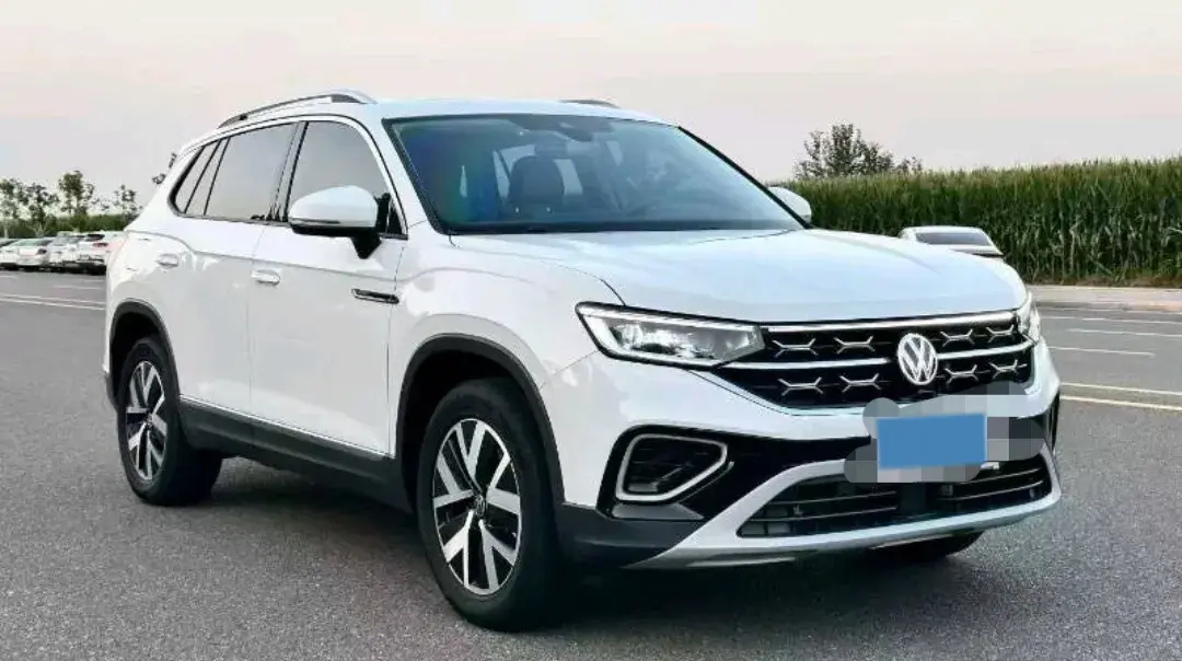 2023 VOLKSWAGEN TAYRON thumbnail 2