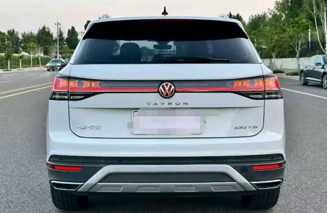 2023 VOLKSWAGEN TAYRON thumbnail 3