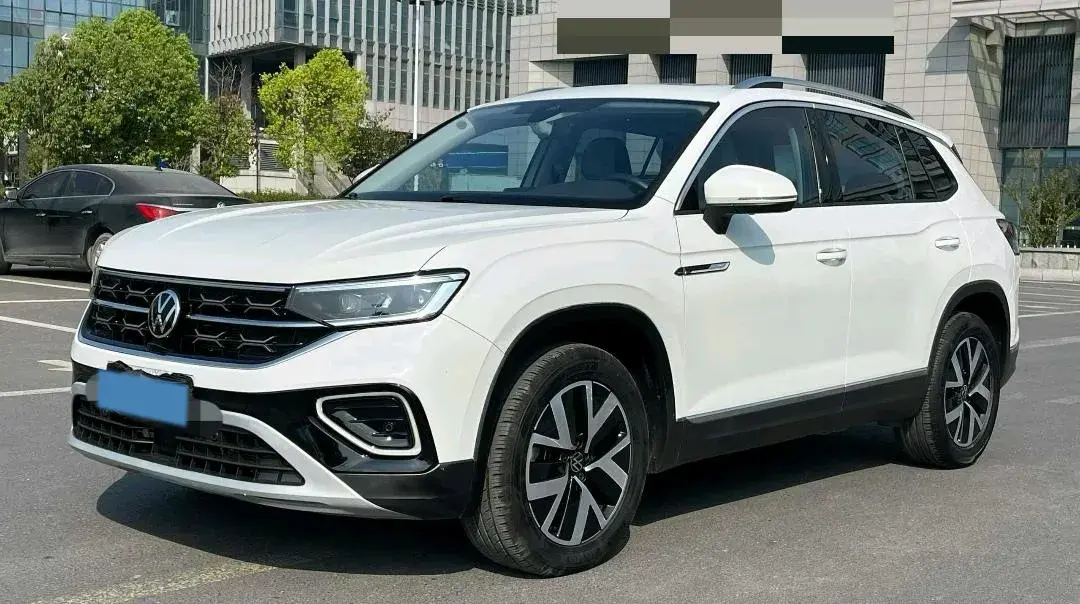 2023 VOLKSWAGEN TAYRON view 1