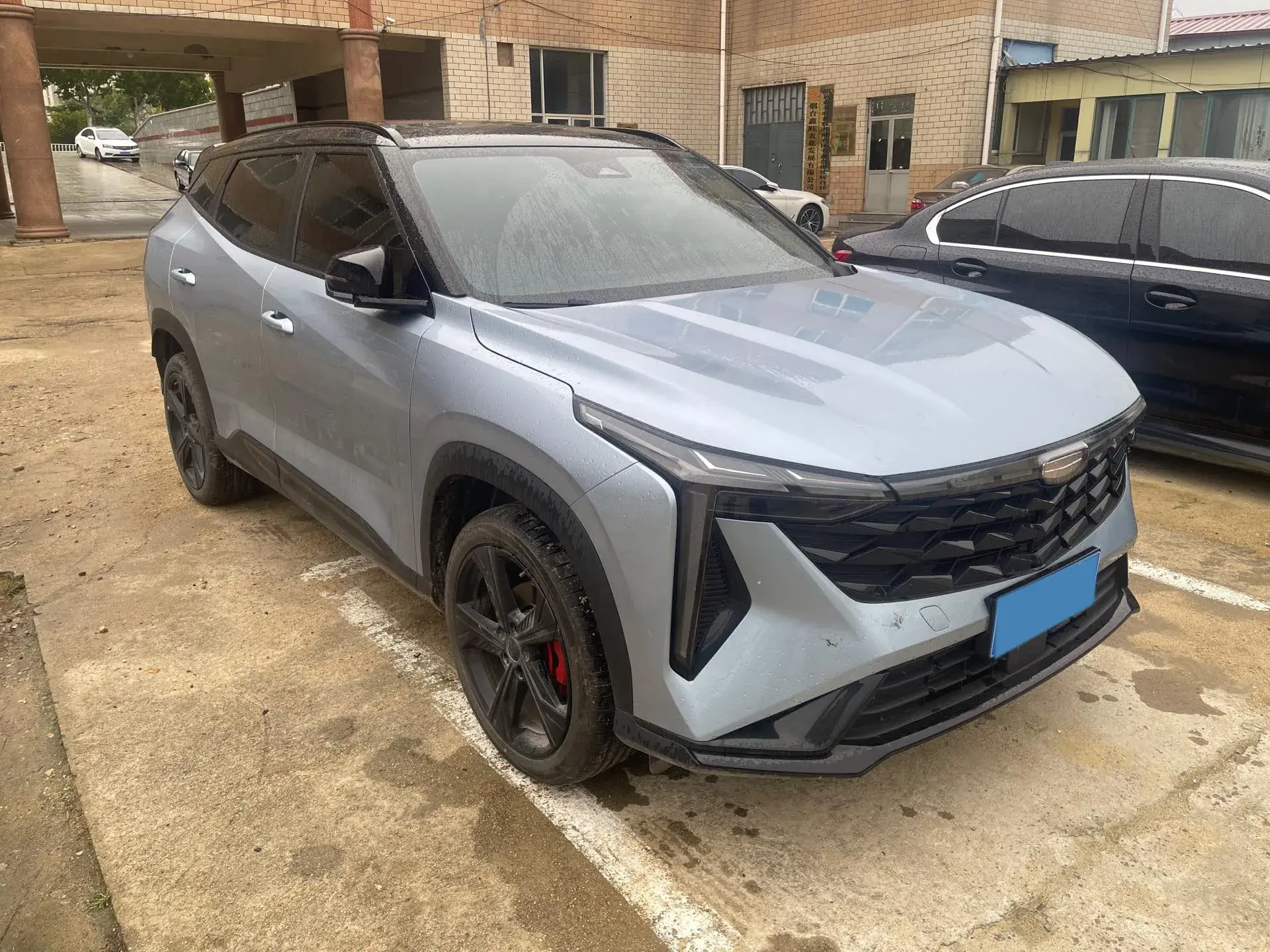 2023 GEELY AZKARRA thumbnail 3