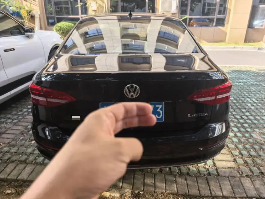 2018 VOLKSWAGEN LAVIDA thumbnail 4
