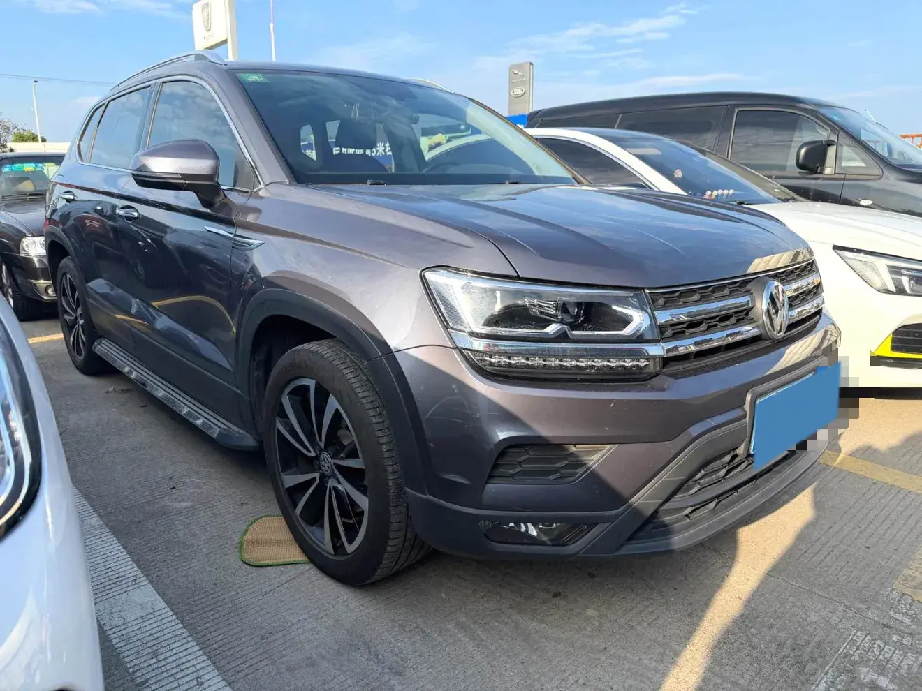 2019 VOLKSWAGEN THARU thumbnail 3