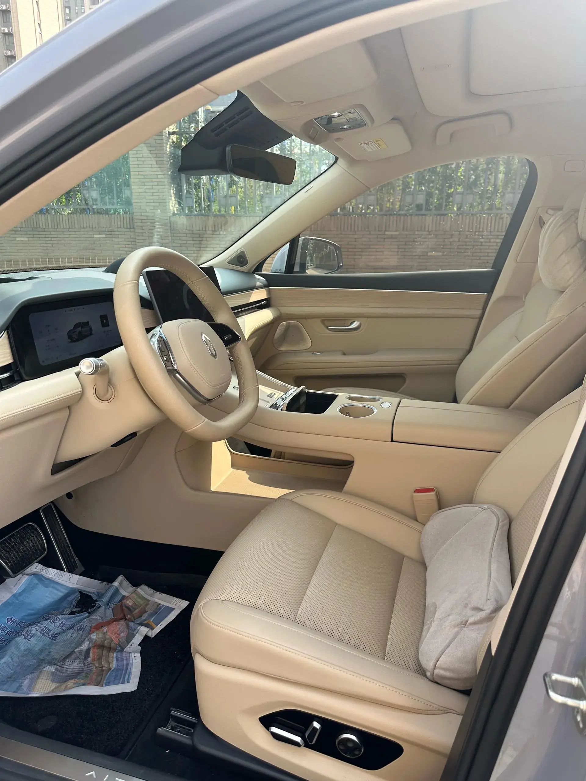 2025 AITO AITO thumbnail 4