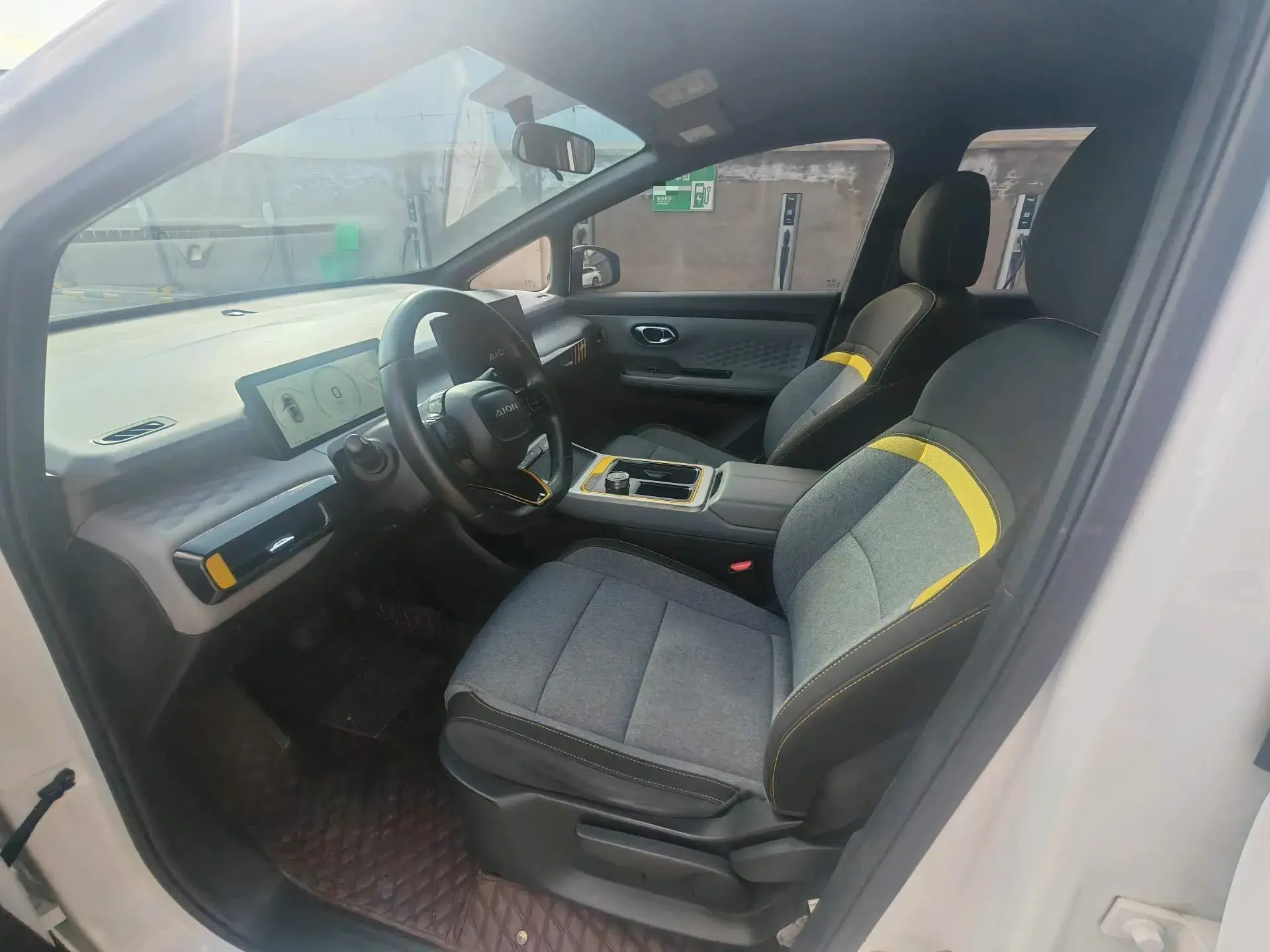 2022 AION Y thumbnail 4