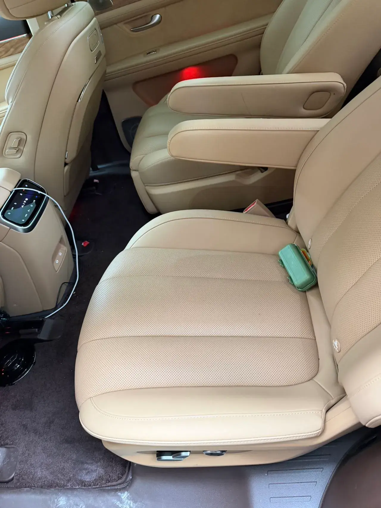 2024 AITO AITO thumbnail 4