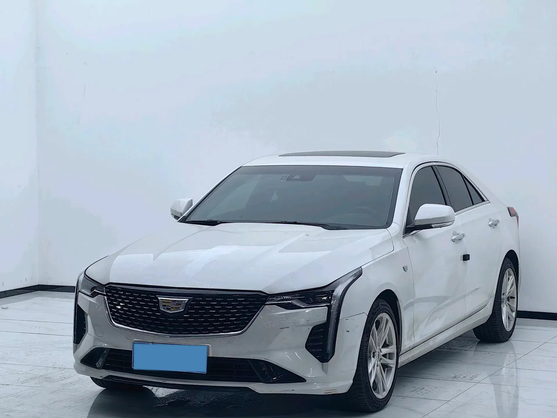 2023 CADILLAC CT4 view 1