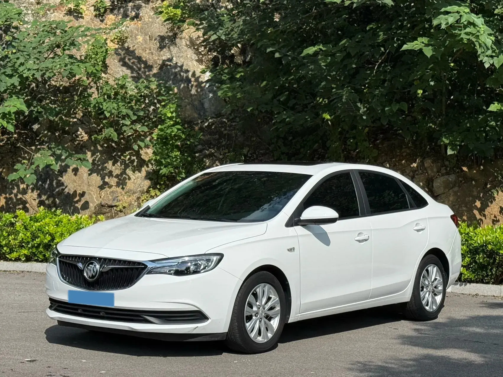 2021 BUICK EXCELLE view 1
