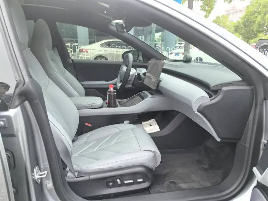 2025 NIO ET5T thumbnail 4