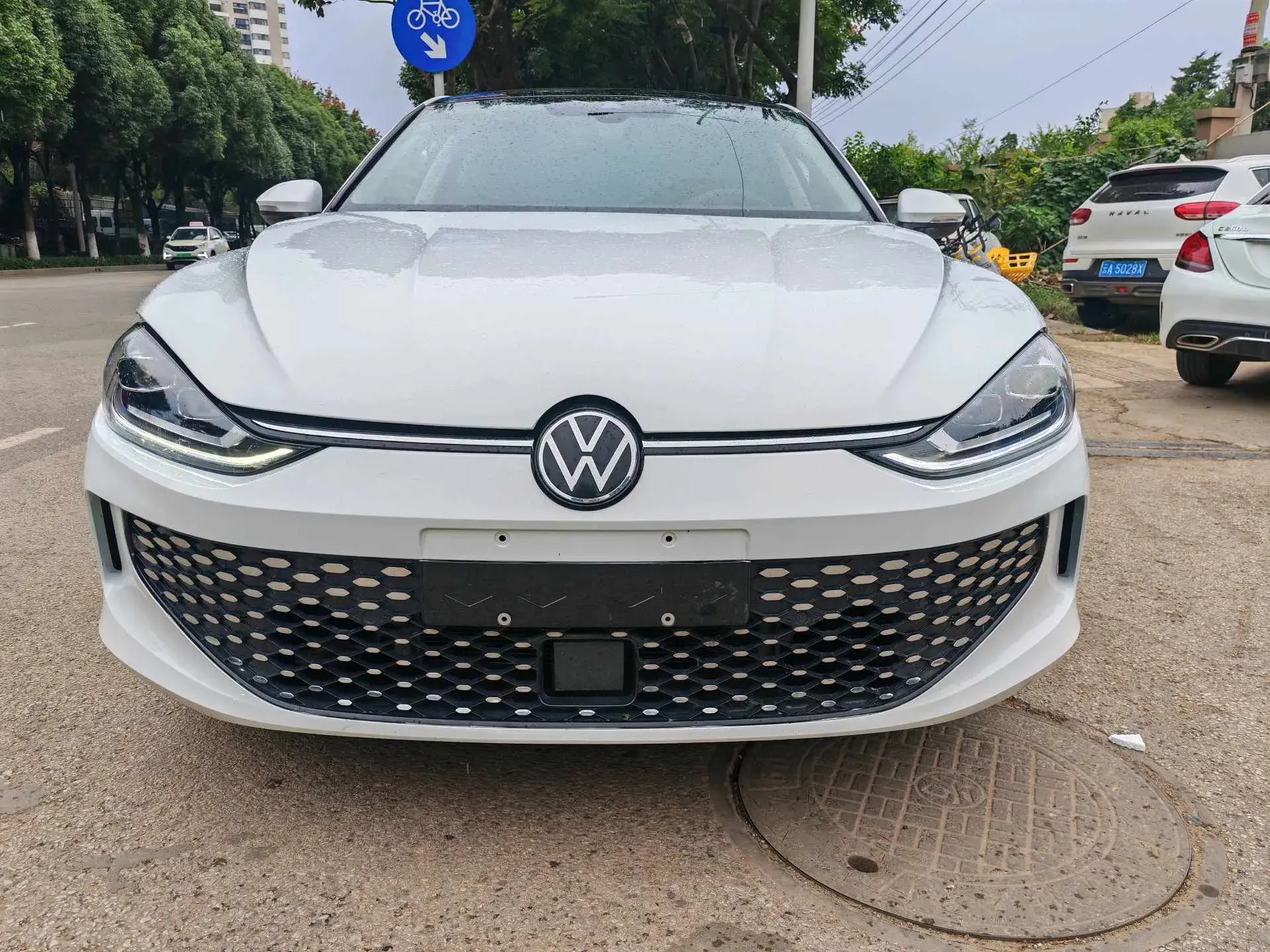 2024 VOLKSWAGEN LAMANDO thumbnail 2