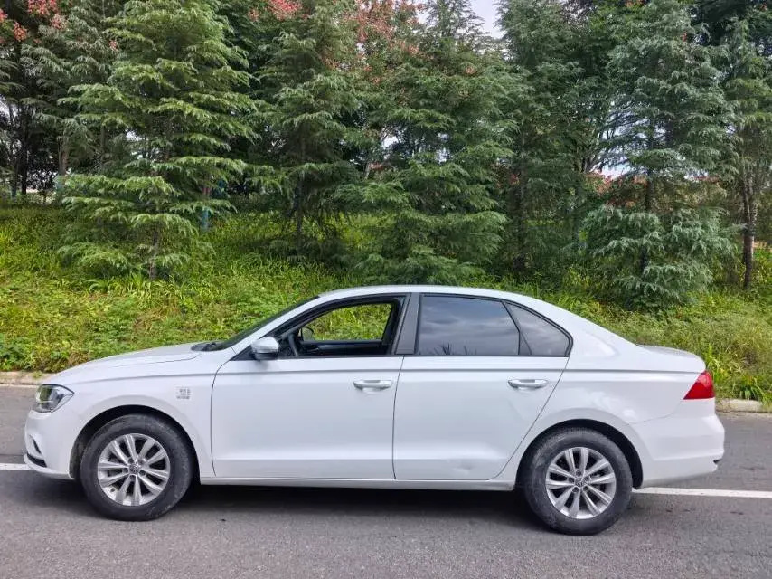 2018 VOLKSWAGEN BORA thumbnail 3