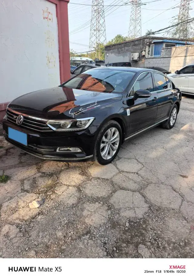 2018 VOLKSWAGEN MAGOTAN view 1