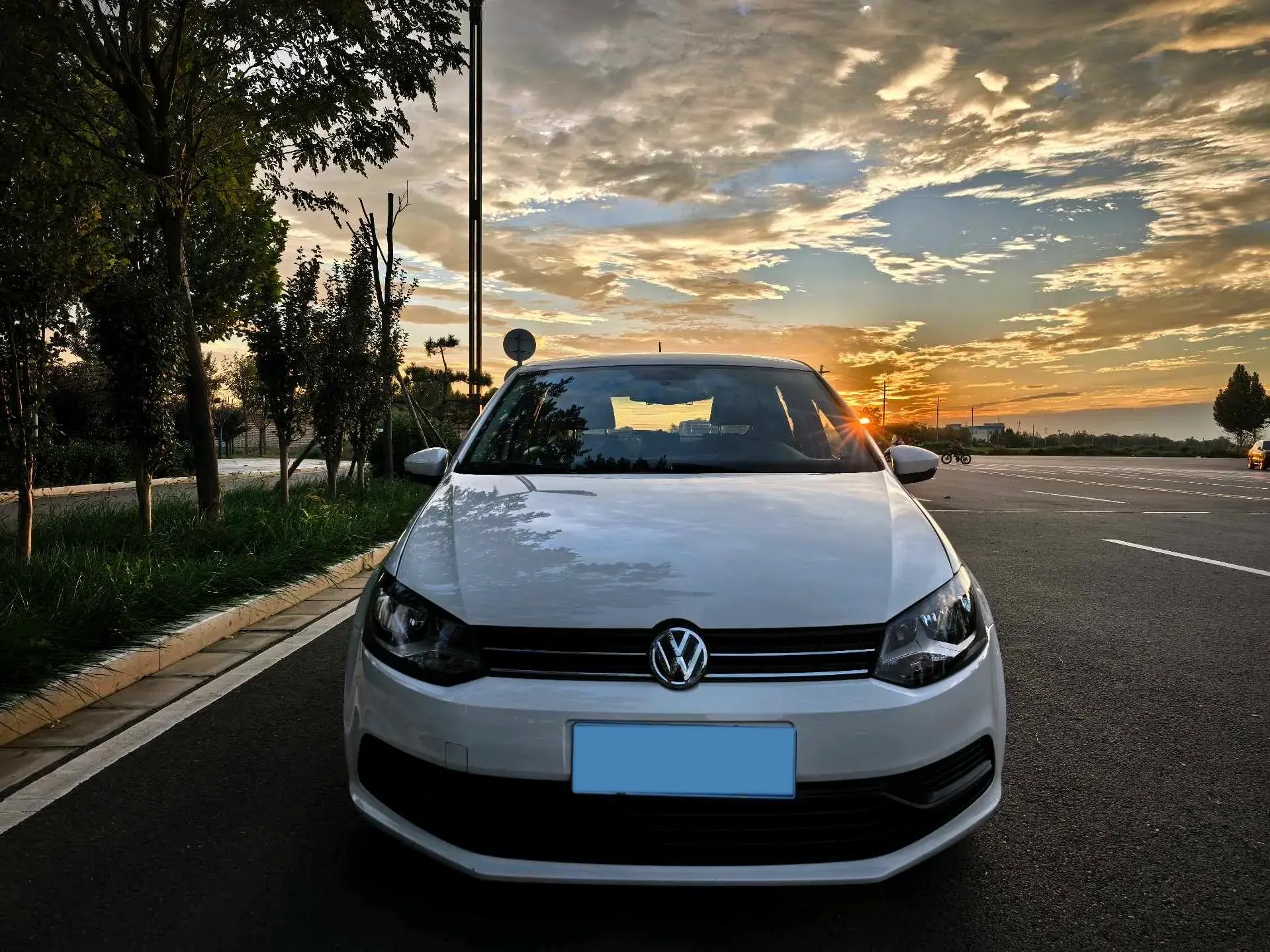 2016 VOLKSWAGEN POLO thumbnail 2