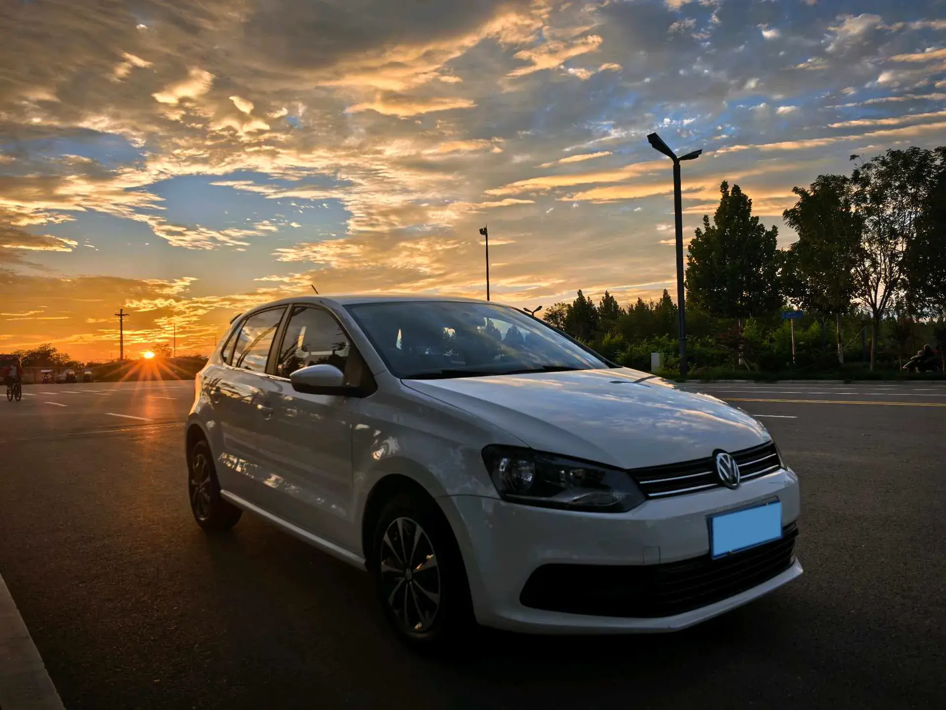 2016 VOLKSWAGEN POLO thumbnail 3