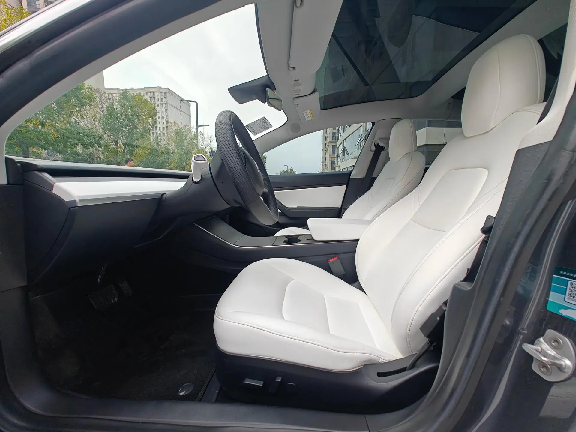 2019 TESLA MODEL thumbnail 3