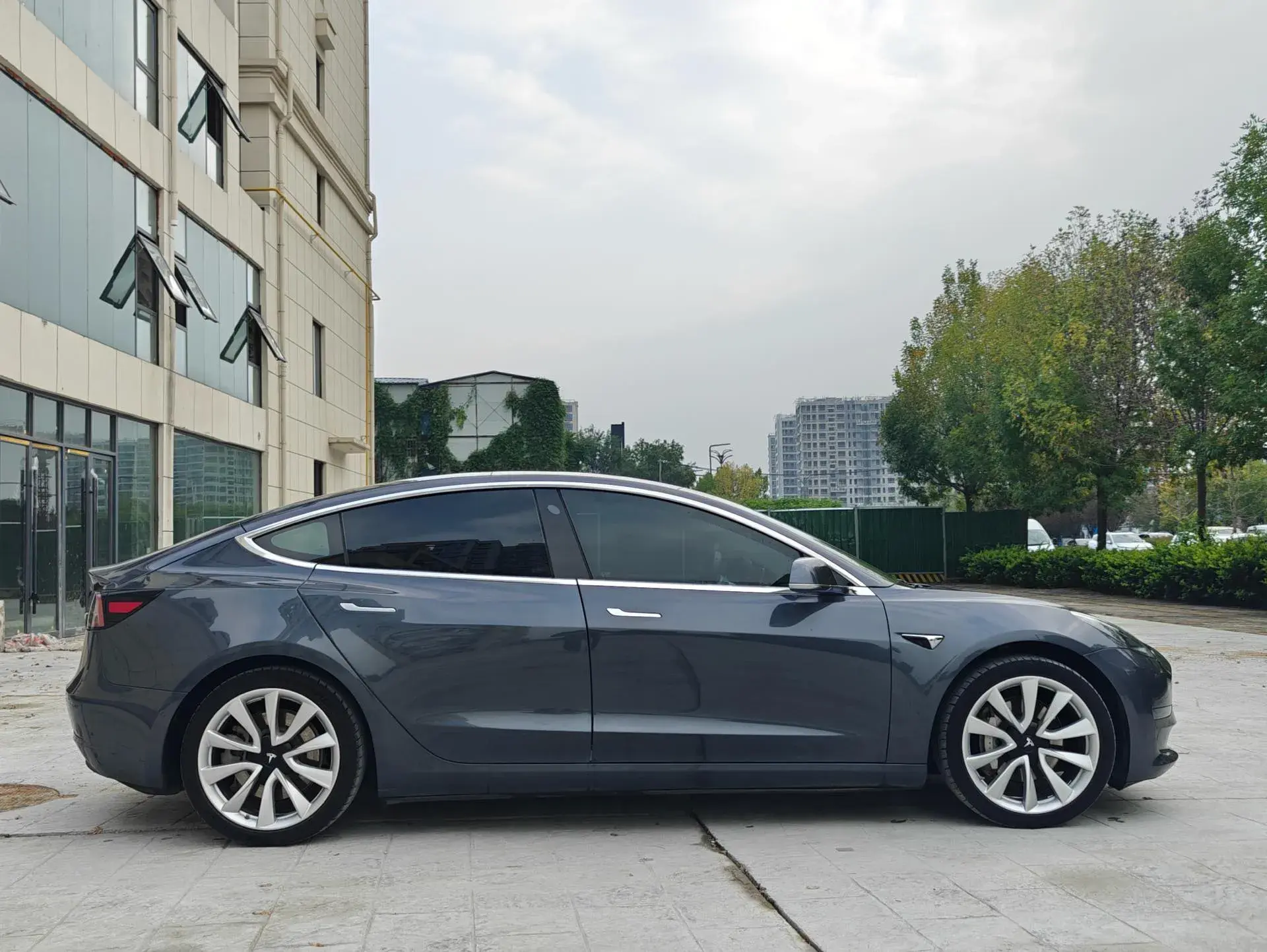 2019 TESLA MODEL thumbnail 2