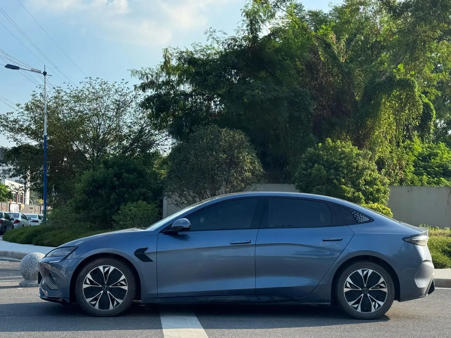 2022 BYD SEAL thumbnail 4