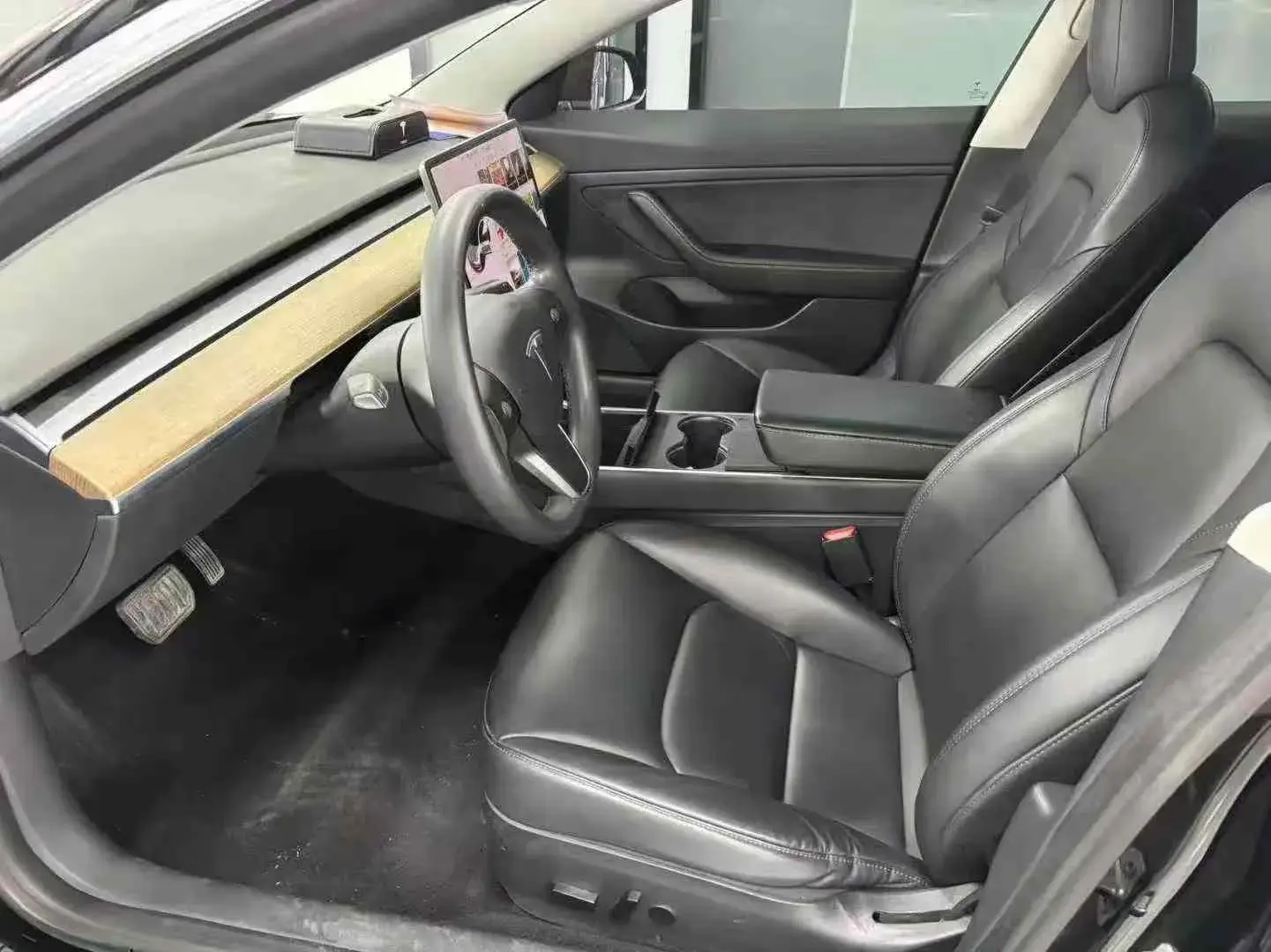 2020 TESLA MODEL thumbnail 4