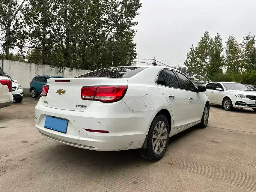 2018 CHEVROLET MALIBU thumbnail 4