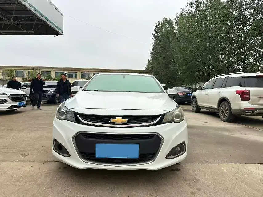 2018 CHEVROLET MALIBU thumbnail 2