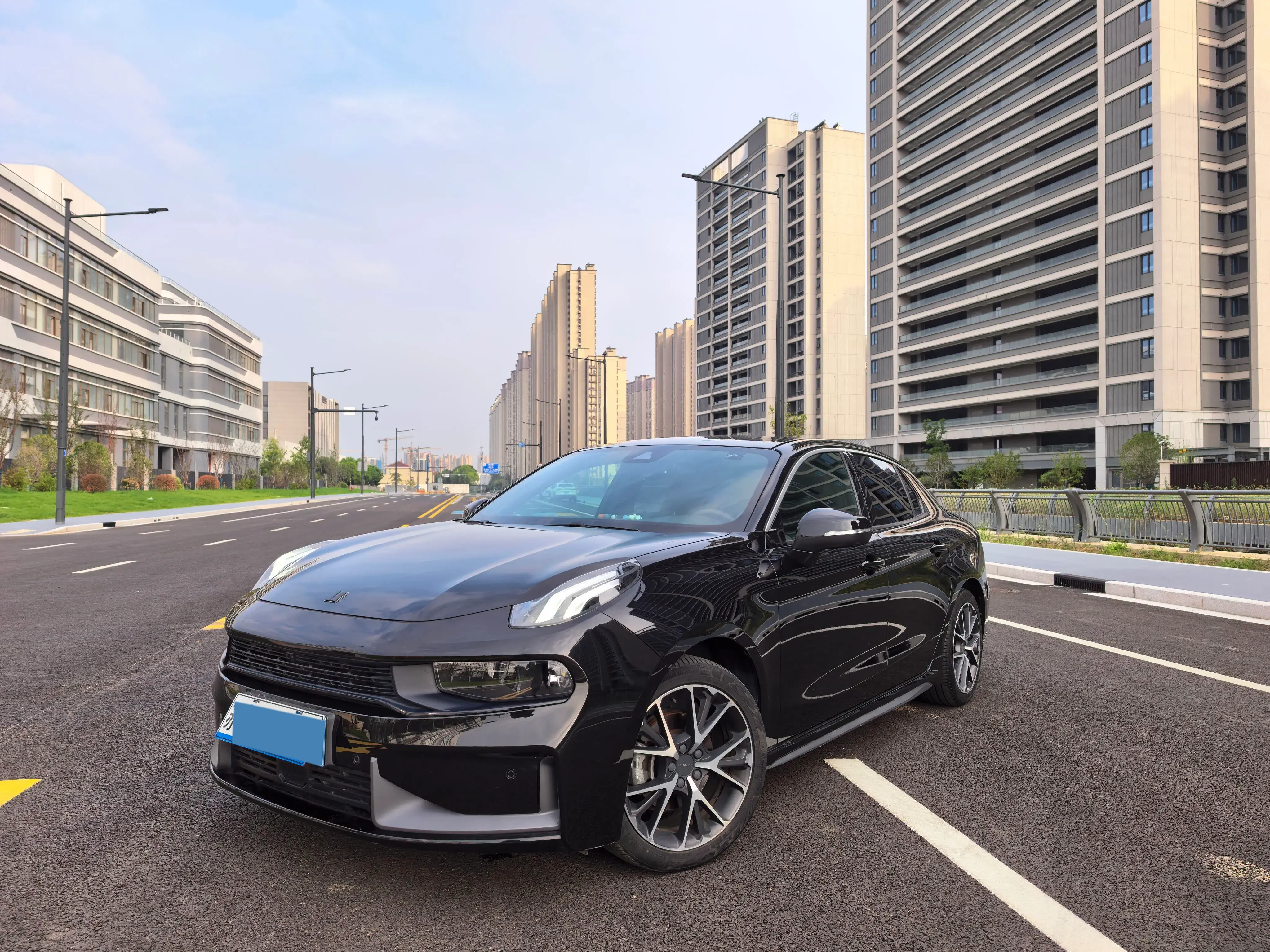 2021 LYNK&CO 03 view 1