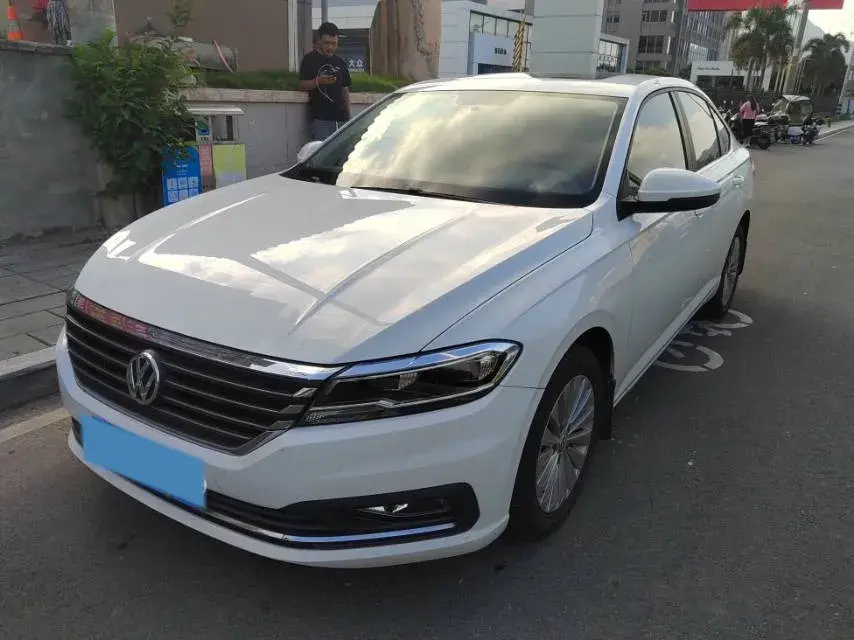 2018 VOLKSWAGEN LAVIDA view 1