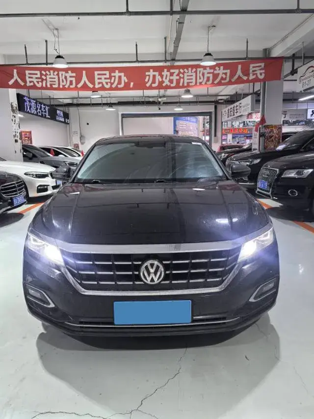 2019 VOLKSWAGEN PASSAT thumbnail 2