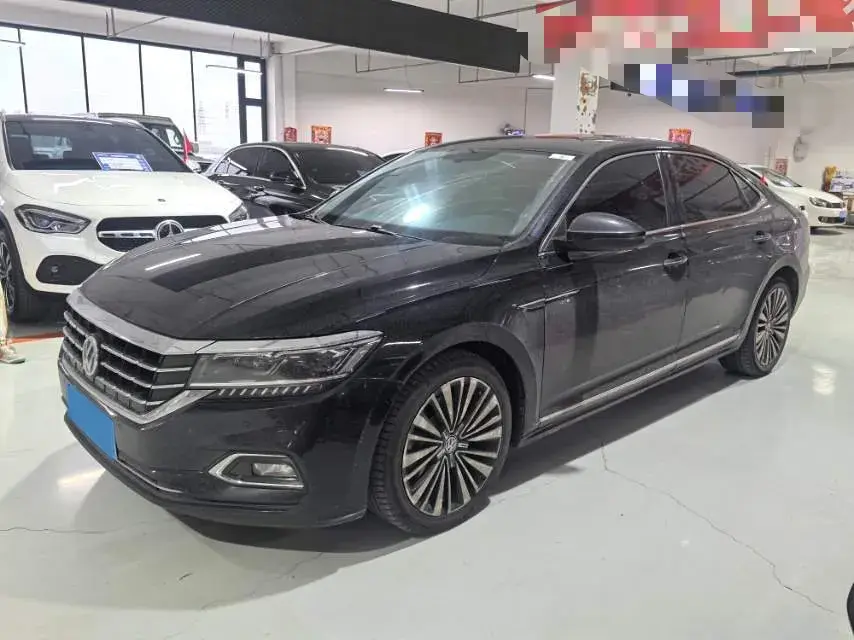 2019 VOLKSWAGEN PASSAT view 1
