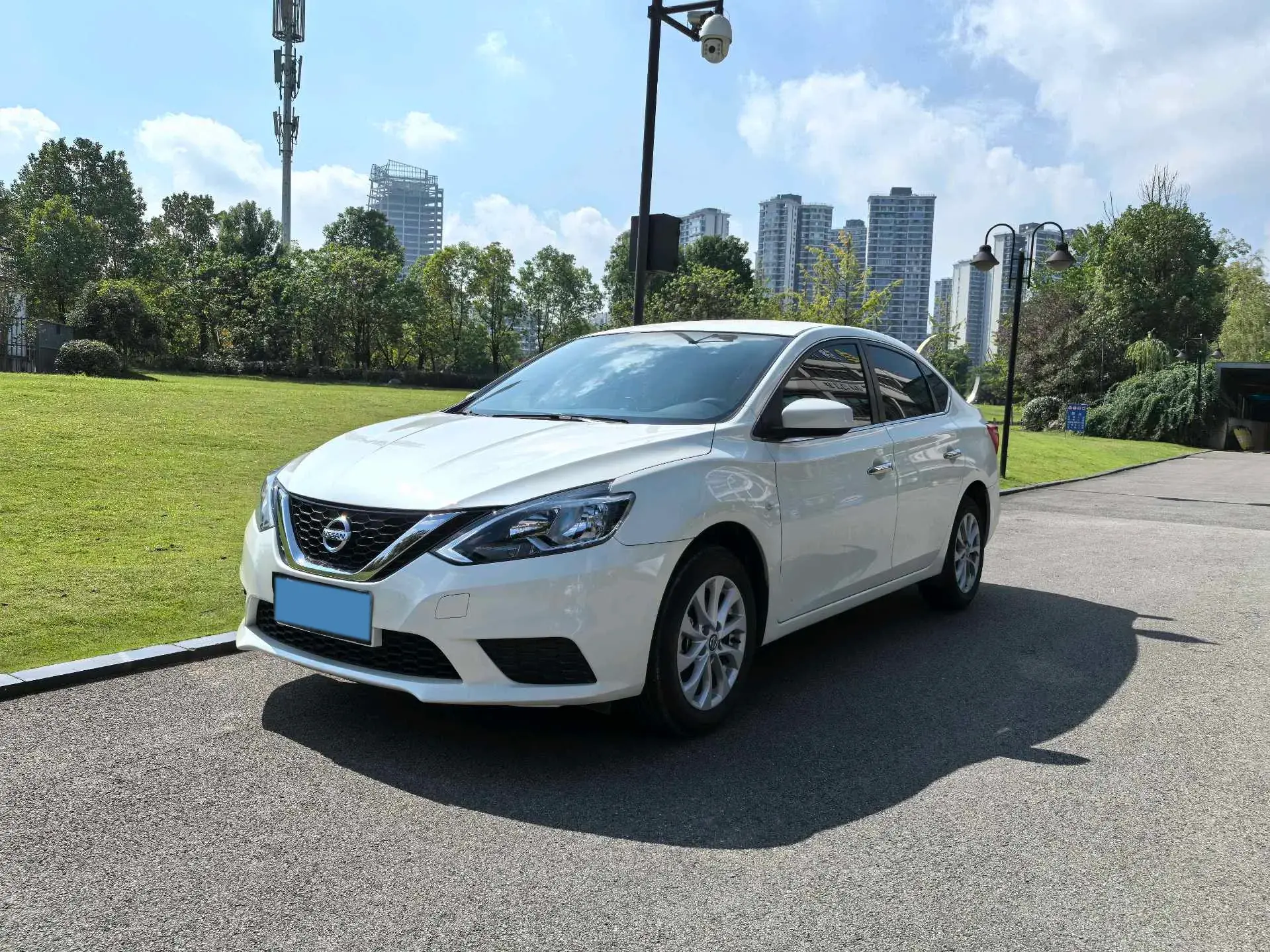 2022 NISSAN SYLPHY view 1
