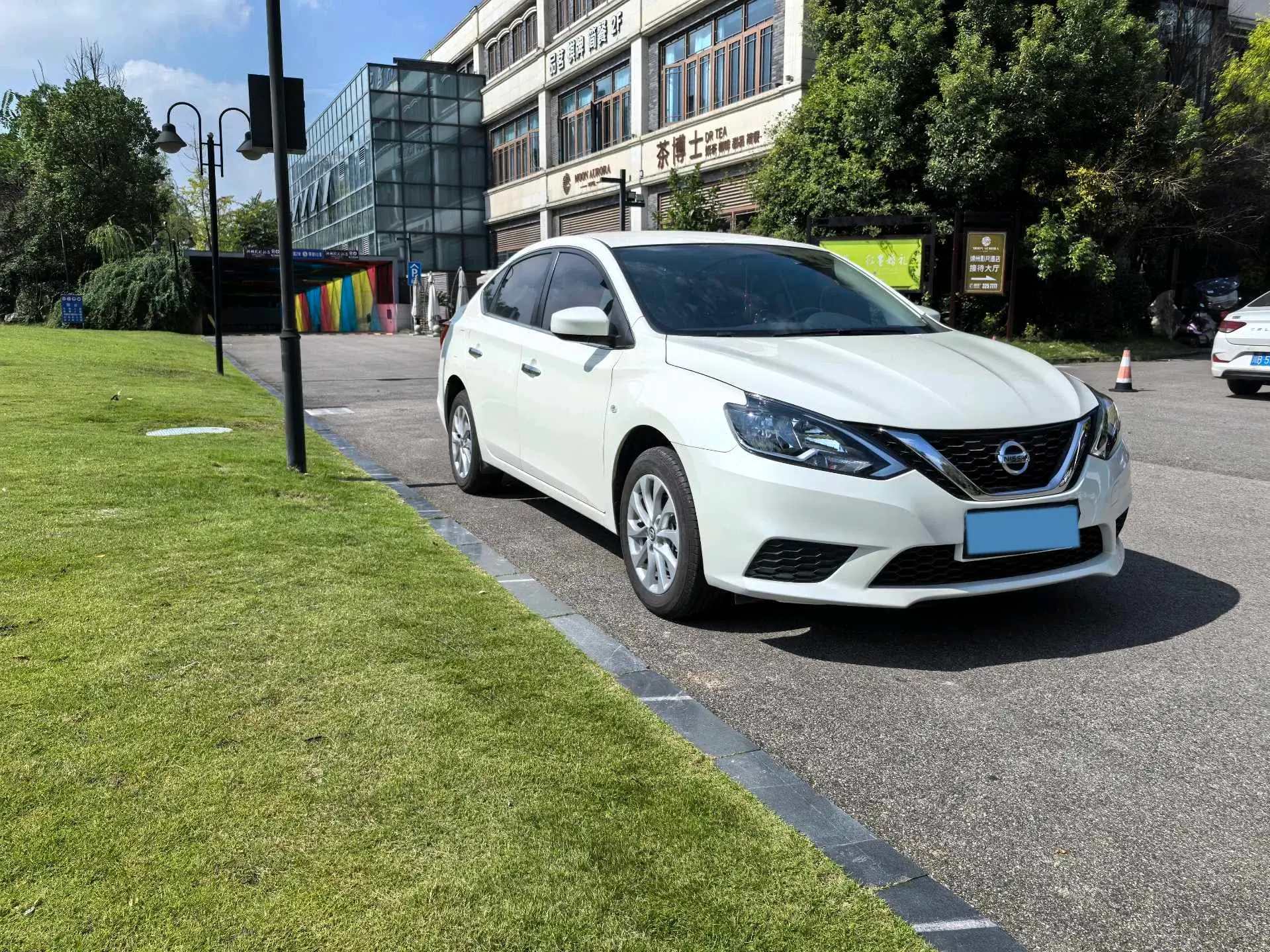 2022 NISSAN SYLPHY thumbnail 2