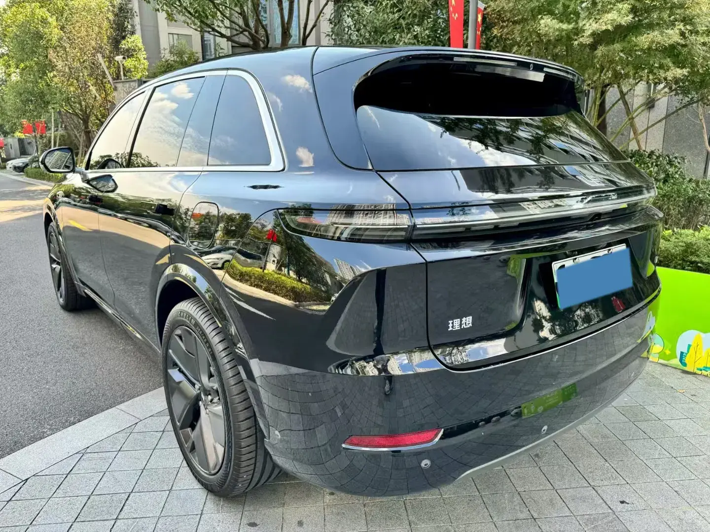 2024 LI L7 thumbnail 4