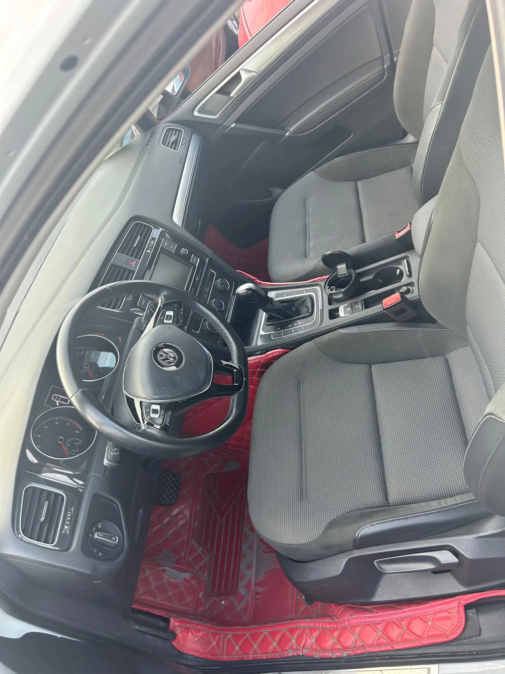 2018 VOLKSWAGEN GOLF thumbnail 3