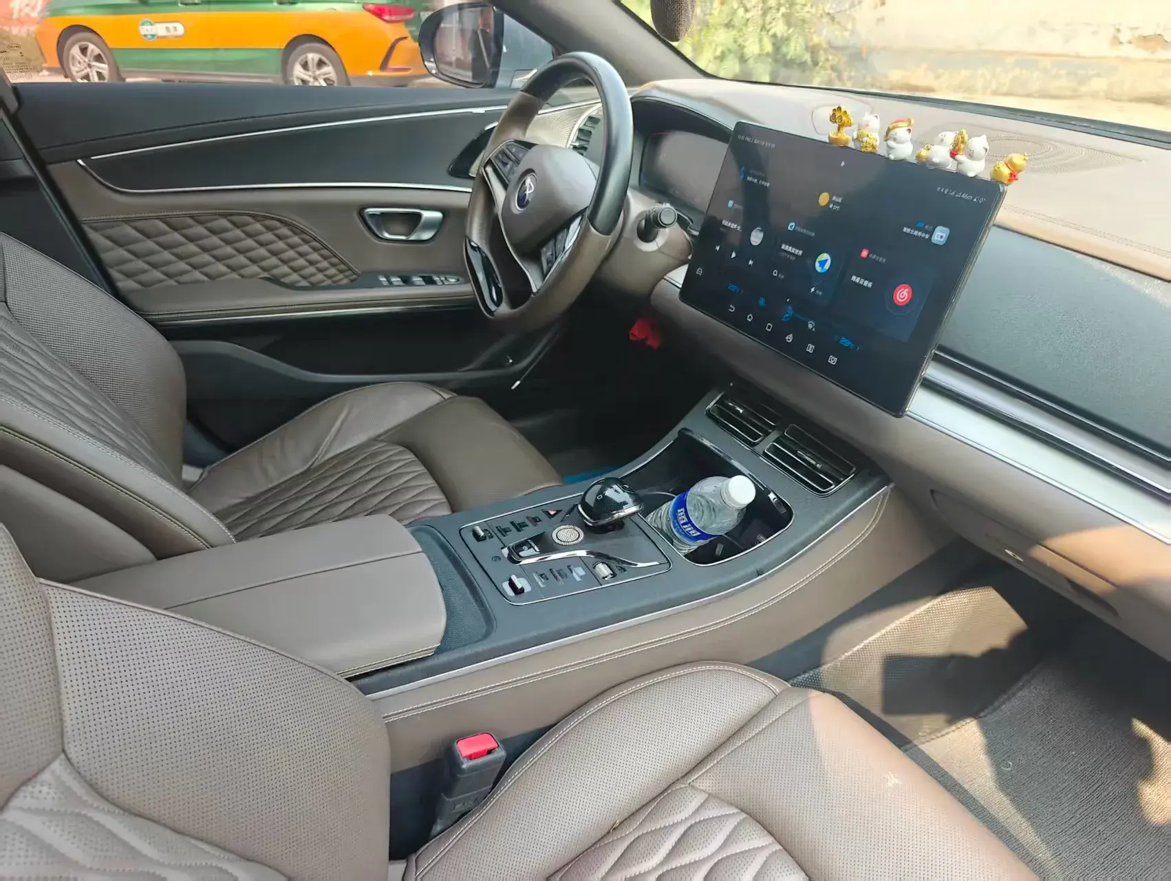 2023 BYD HAN thumbnail 3