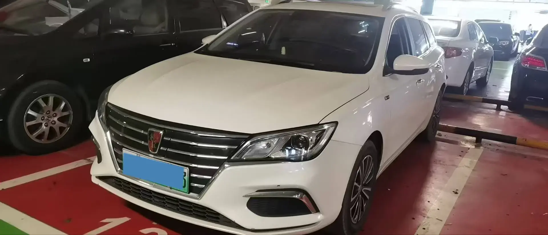 2018 ROEWE EI5 view 1