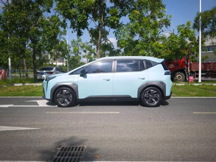 2022 AION Y thumbnail 4