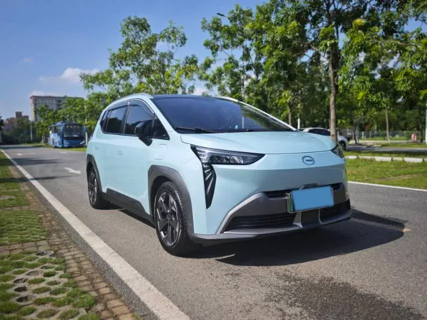 2022 AION Y thumbnail 3