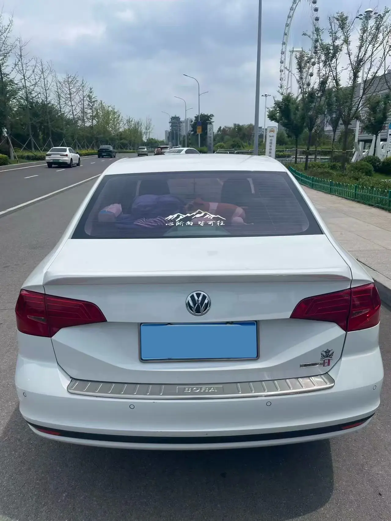 2018 VOLKSWAGEN BORA thumbnail 4