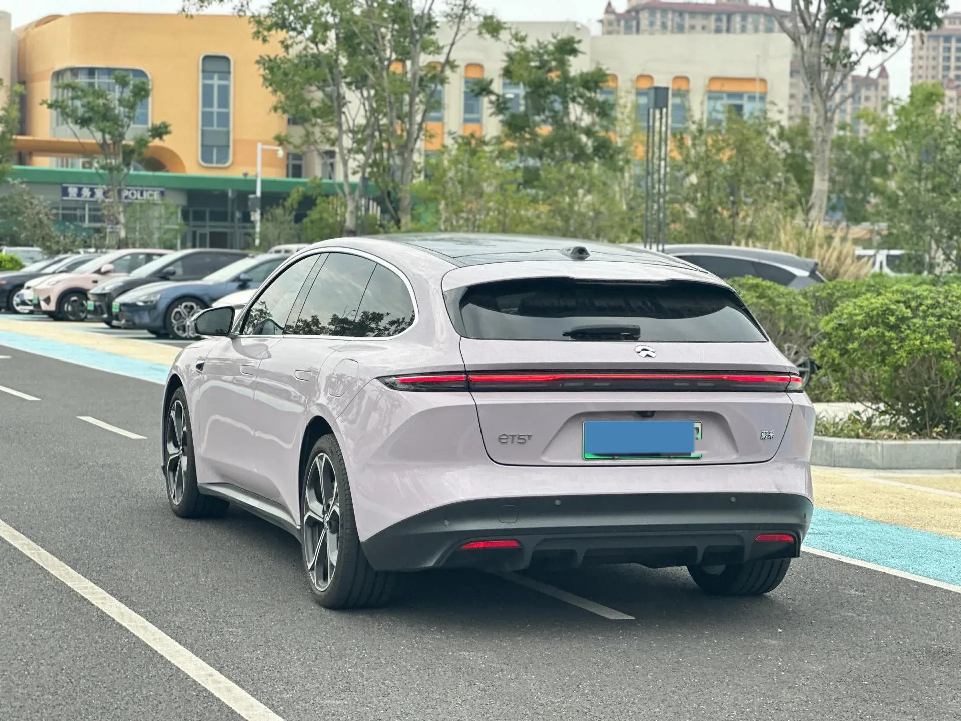 2024 NIO ET5T thumbnail 4